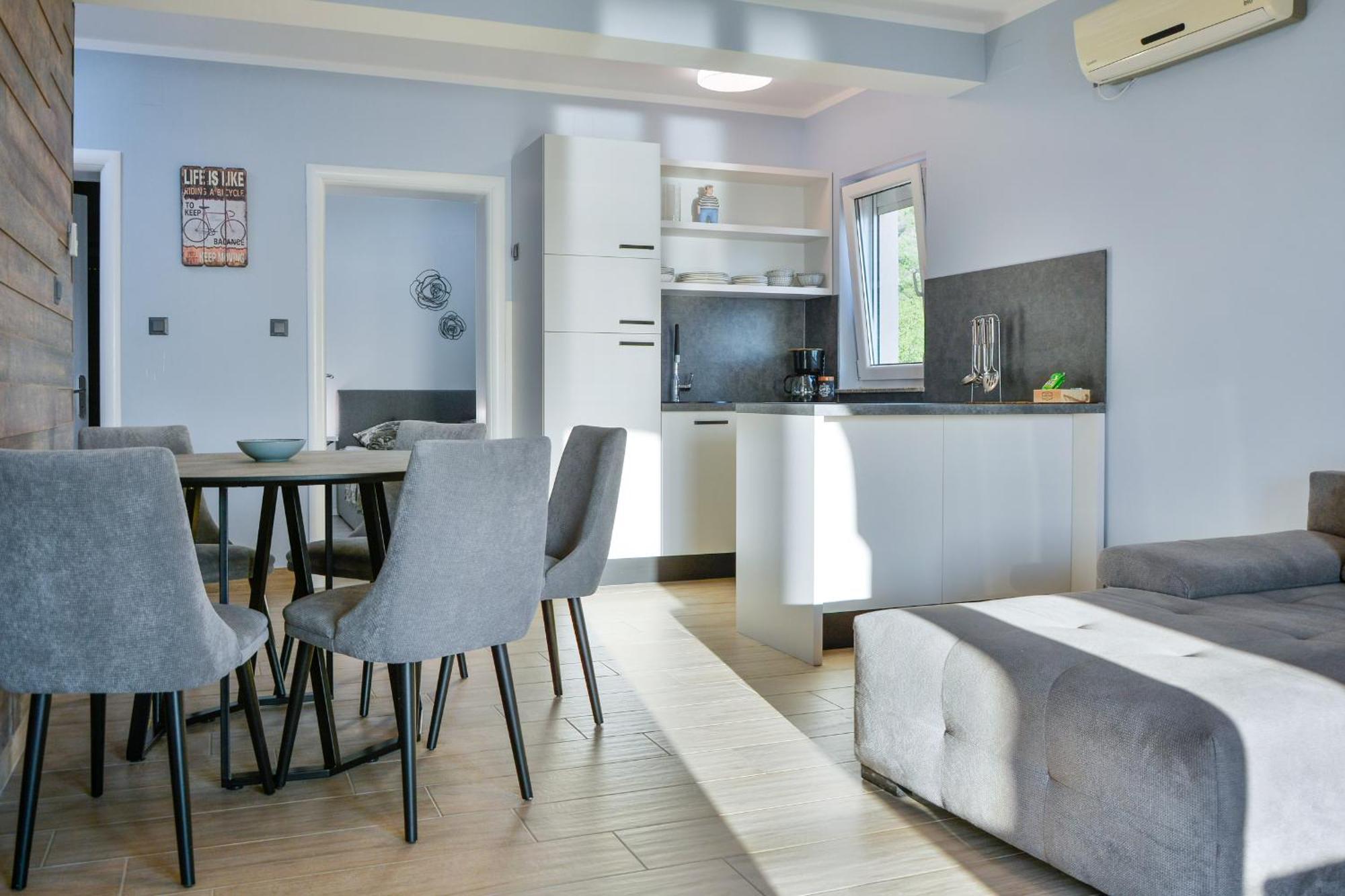 Sea View Apartment สเวติยูไร ภายนอก รูปภาพ