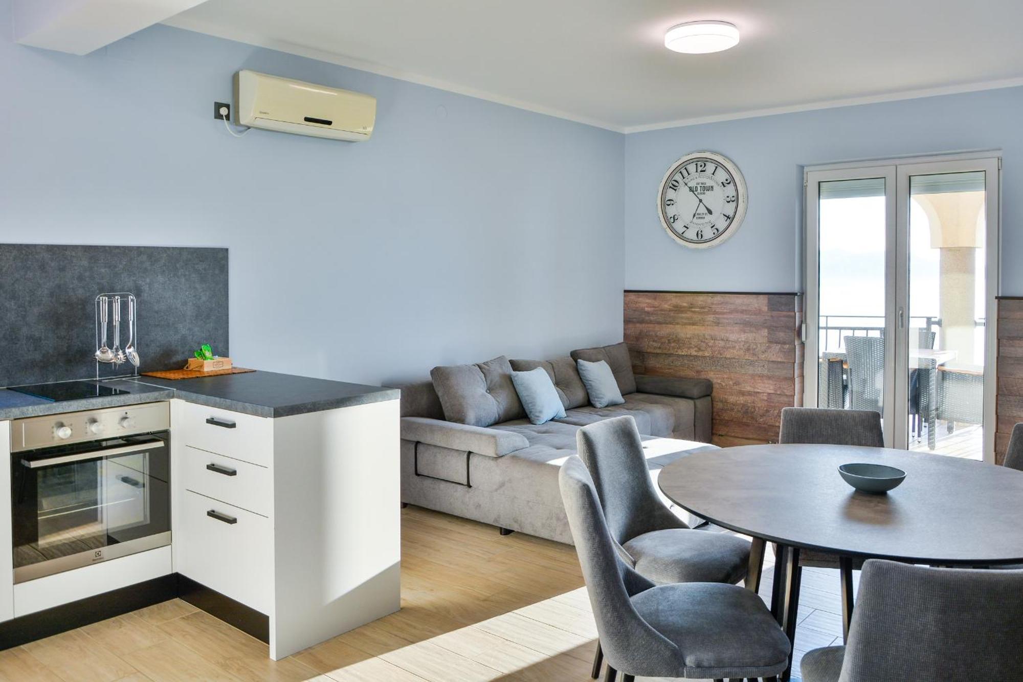 Sea View Apartment สเวติยูไร ภายนอก รูปภาพ