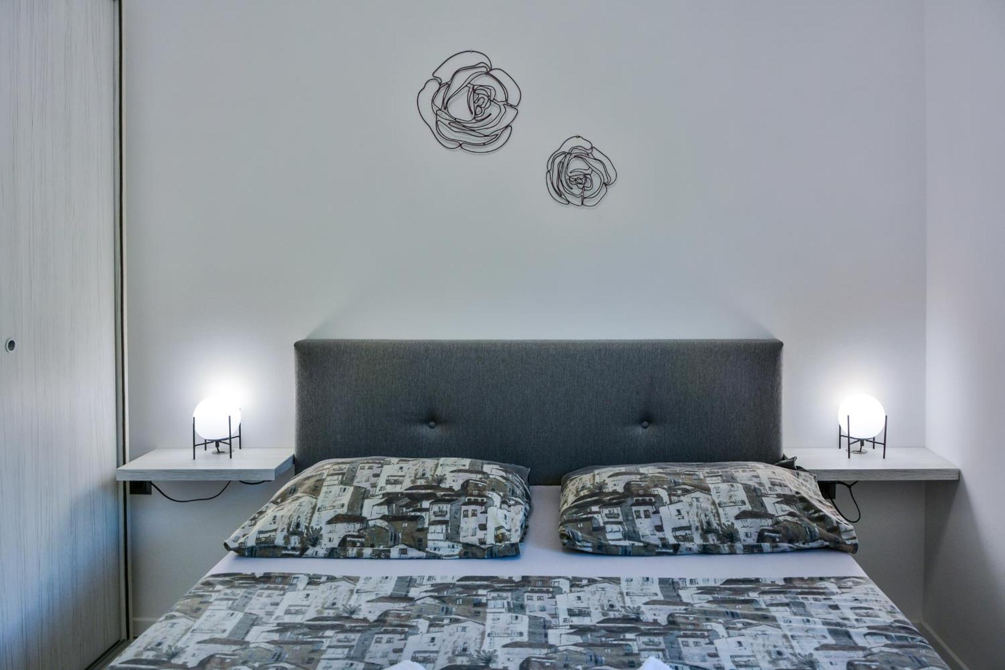 Sea View Apartment สเวติยูไร ภายนอก รูปภาพ