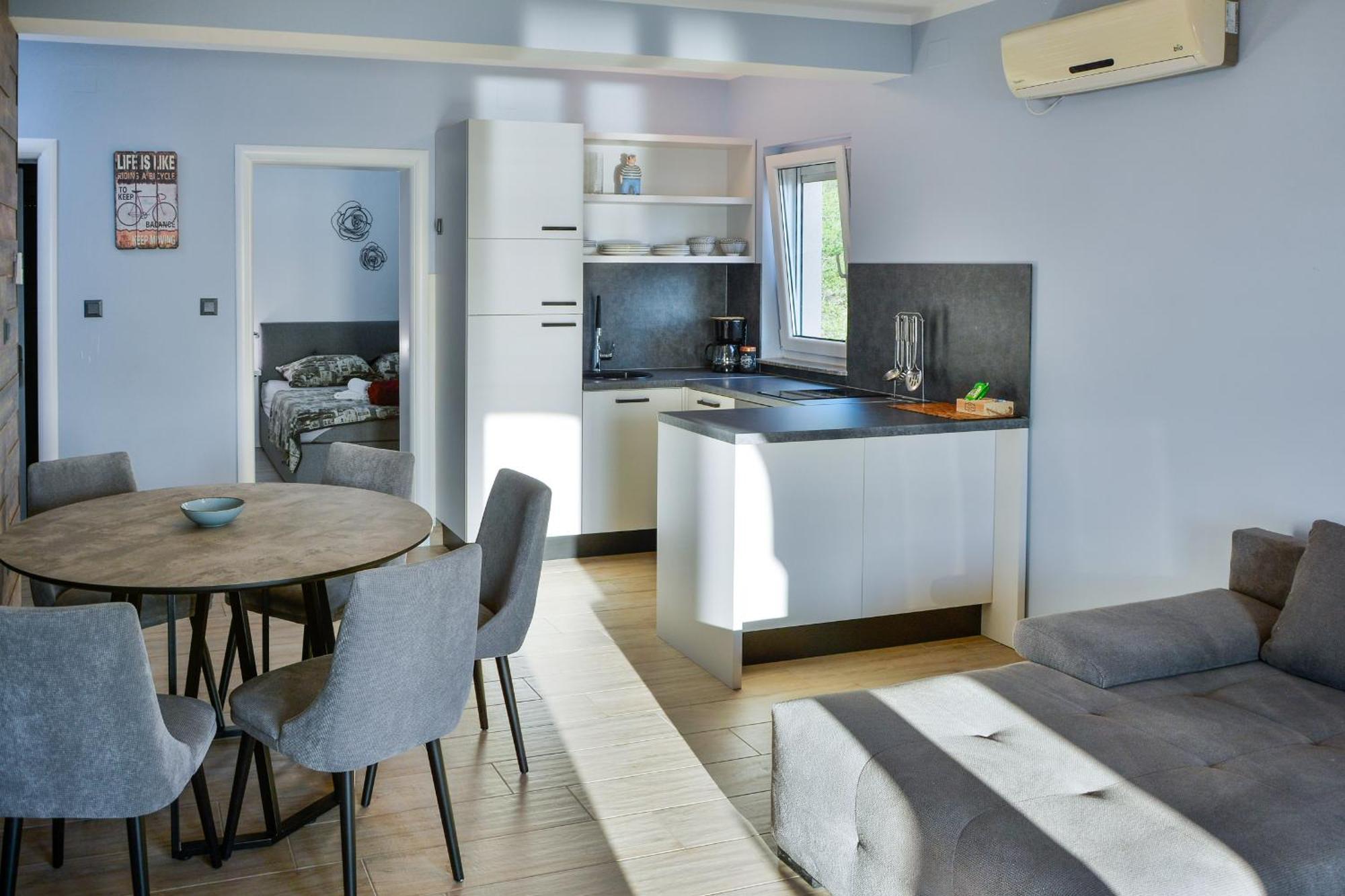 Sea View Apartment สเวติยูไร ภายนอก รูปภาพ